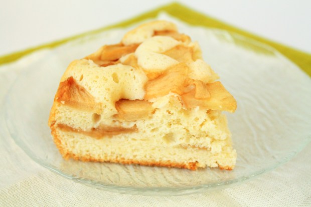 Шарлотка с яблоками